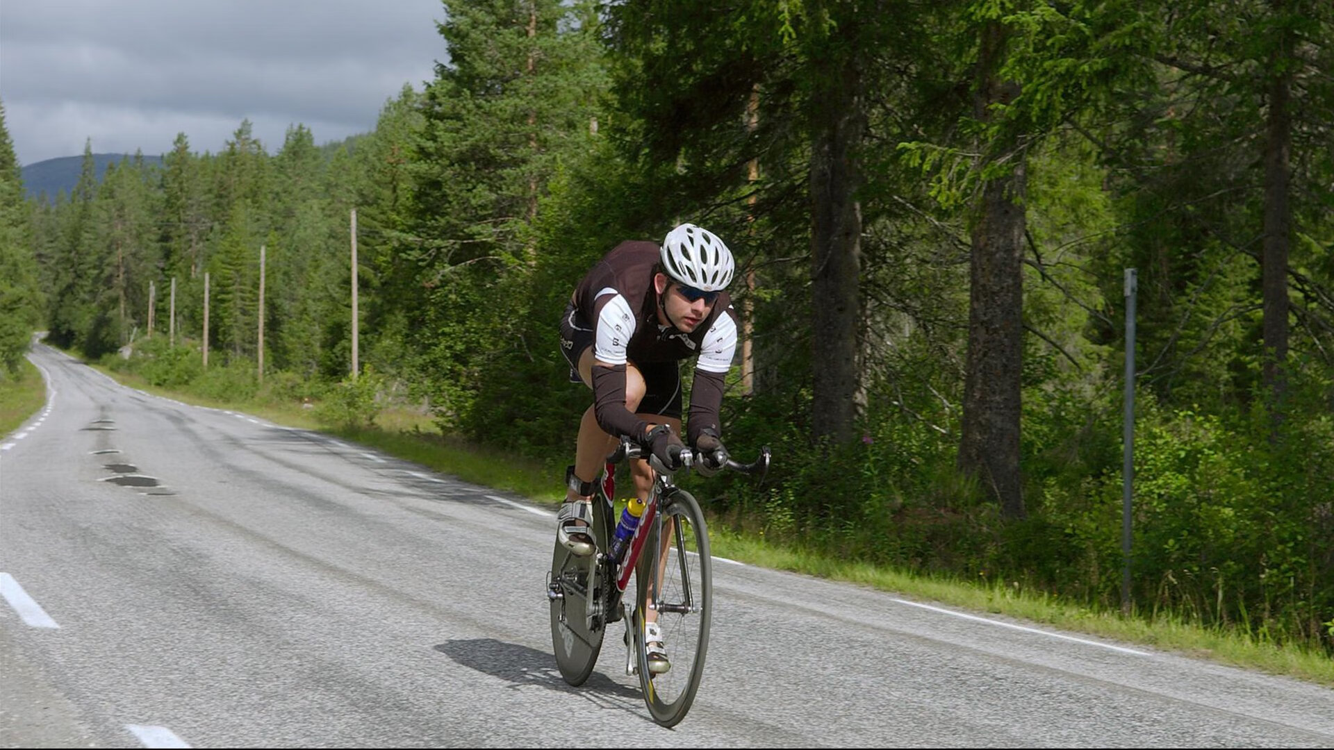 亚洲羽坛新格局，日本队碾压泰国队，李梓嘉刷新纪录震撼全场